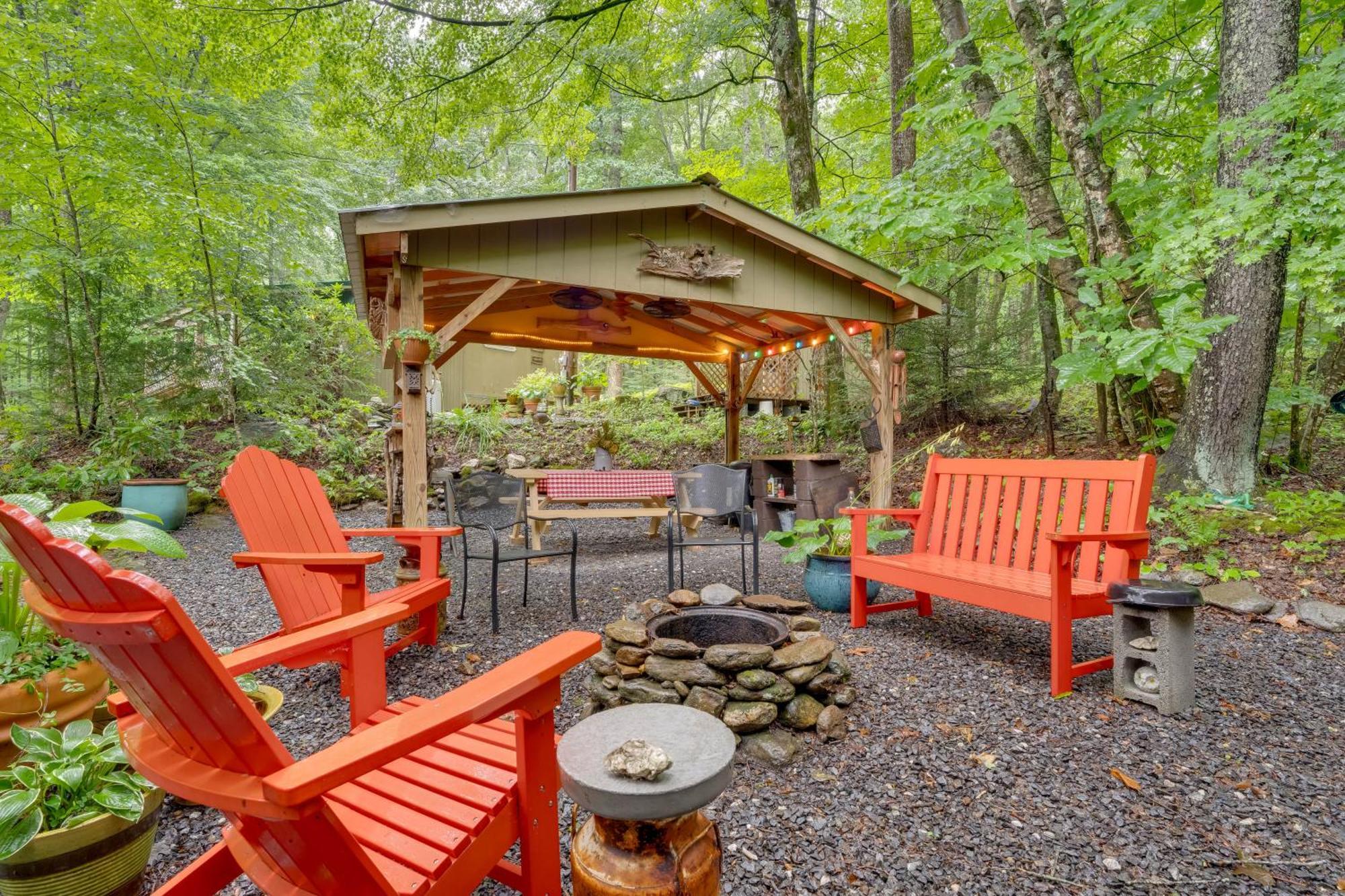 Lotsa Moose Lodge Pisgah Forest Waterfall Cabin! Burnsville Exterior foto