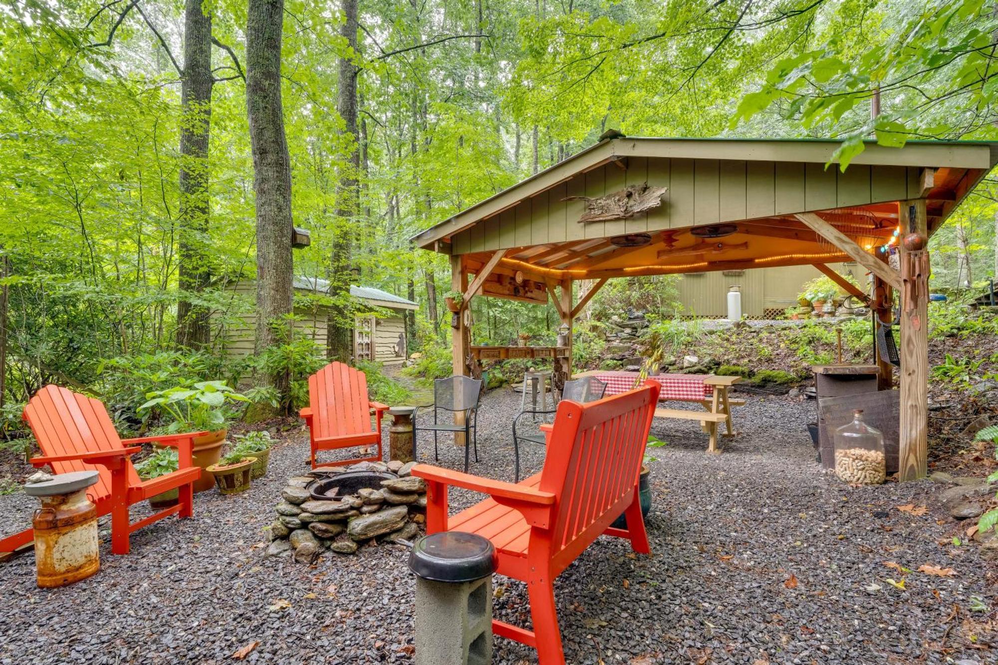 Lotsa Moose Lodge Pisgah Forest Waterfall Cabin! Burnsville Exterior foto